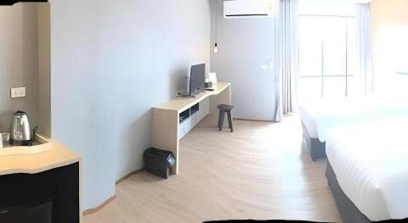 Sans Hotel Ratchaburi Exterior foto